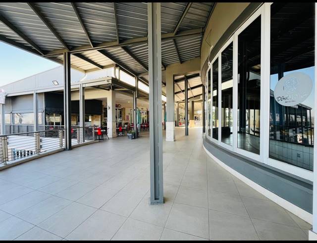 338M² RESTAURANT TO LET IN FOURWAYS